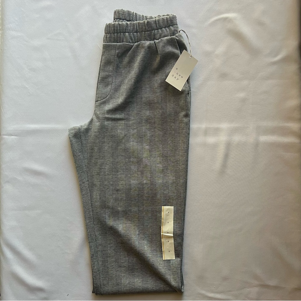 Brand: A new day Size: Small Color: Gray plaid
